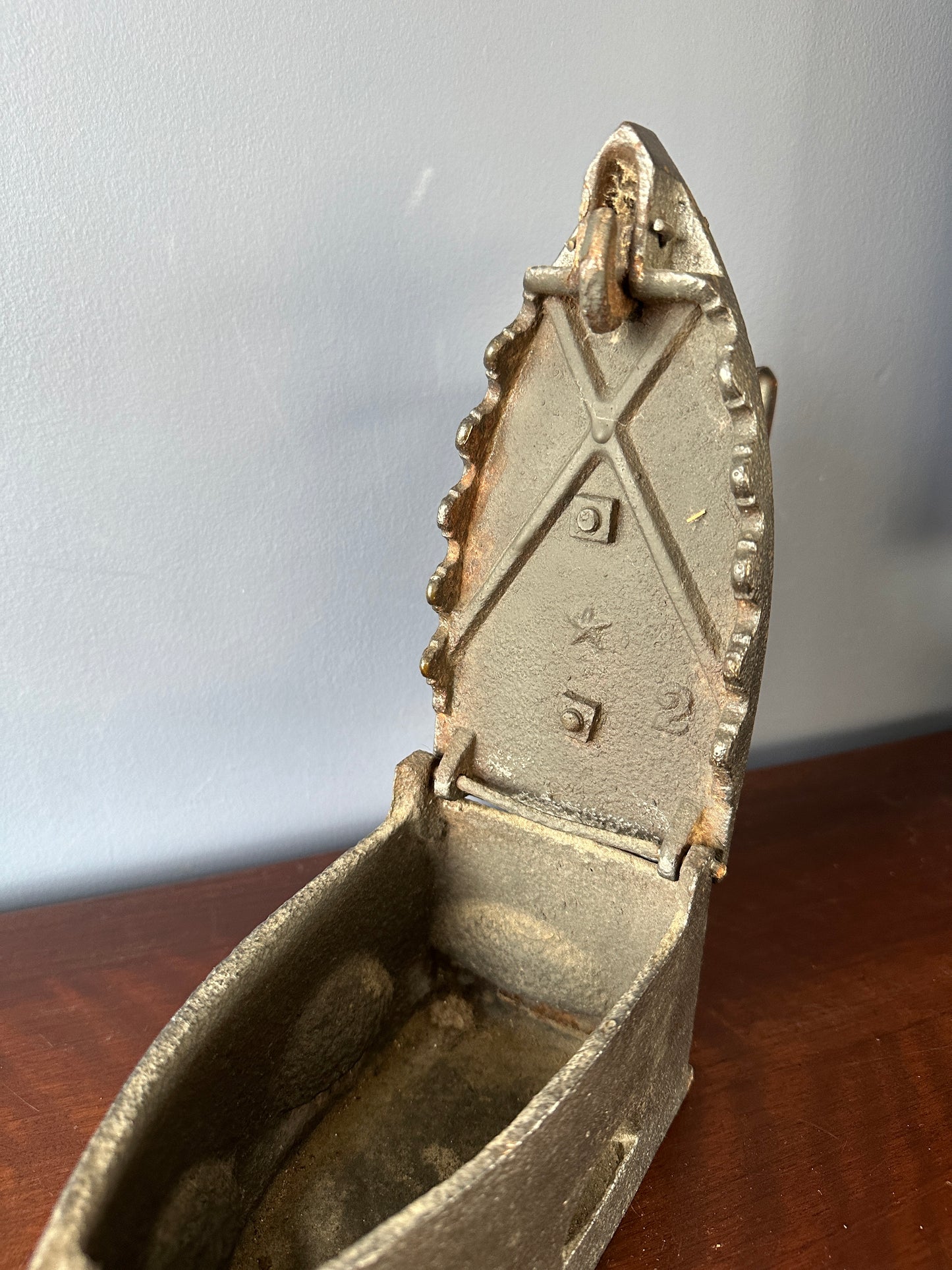 Charcoal Box Iron with Chicken / Rooster Latch
