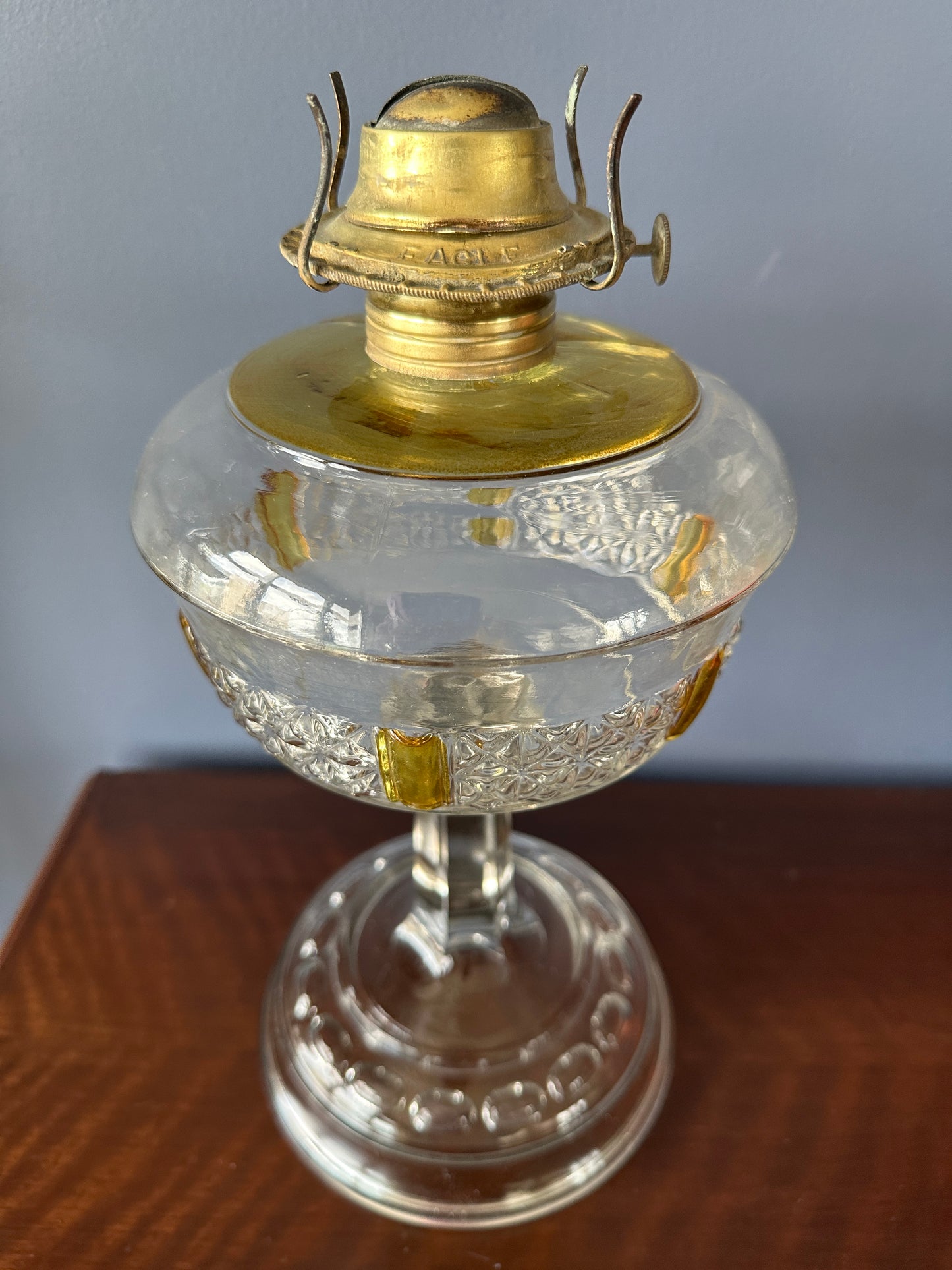Large Findlay Six Panel Pedestal Oil Lamp