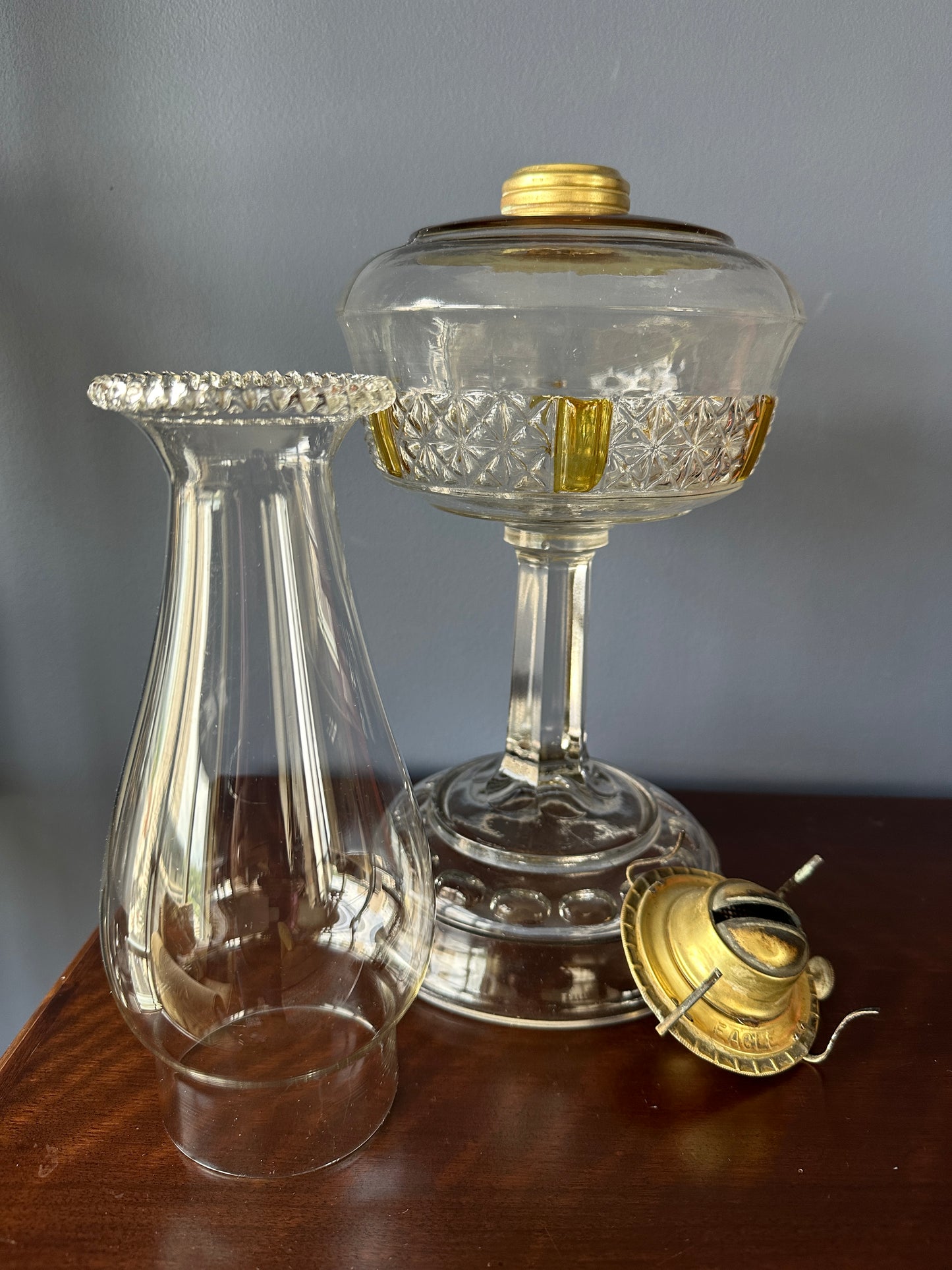 Large Findlay Six Panel Pedestal Oil Lamp