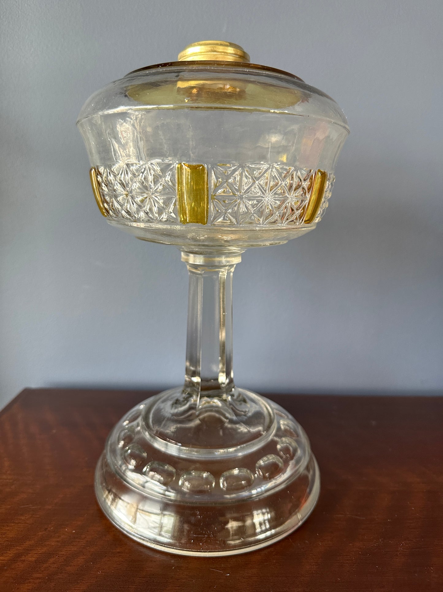Large Findlay Six Panel Pedestal Oil Lamp