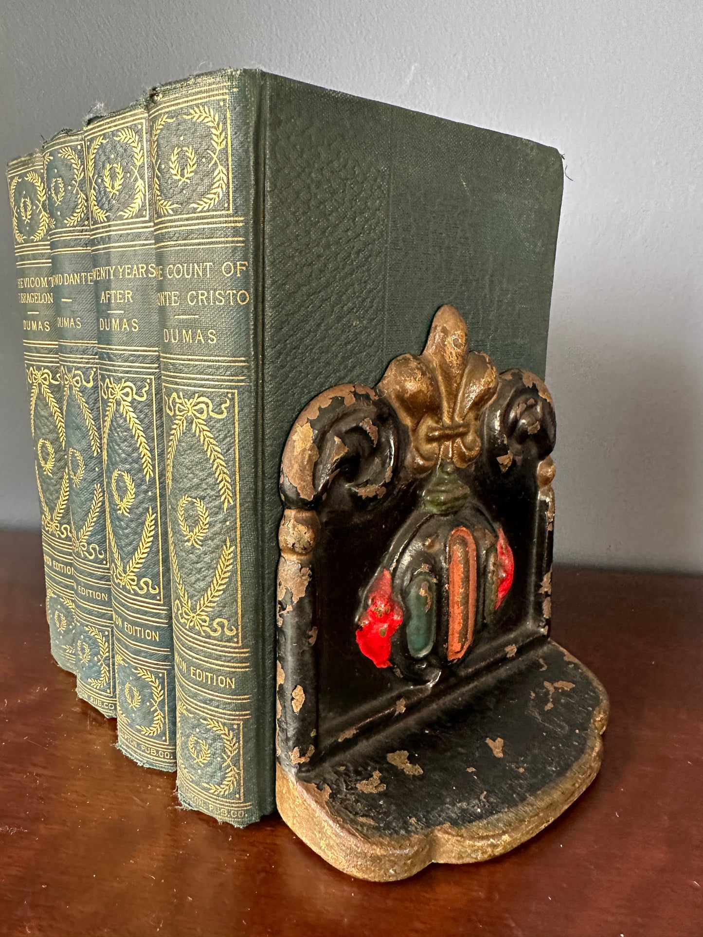 Albany Foundry Fleur-de-Lis Bookends