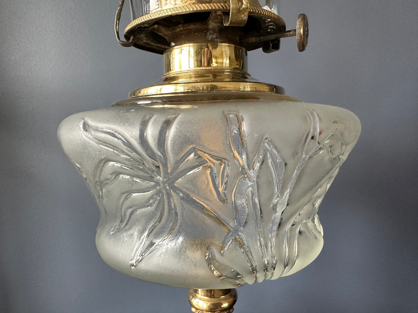 Four Cherub Frosted Glass Oil Lamp