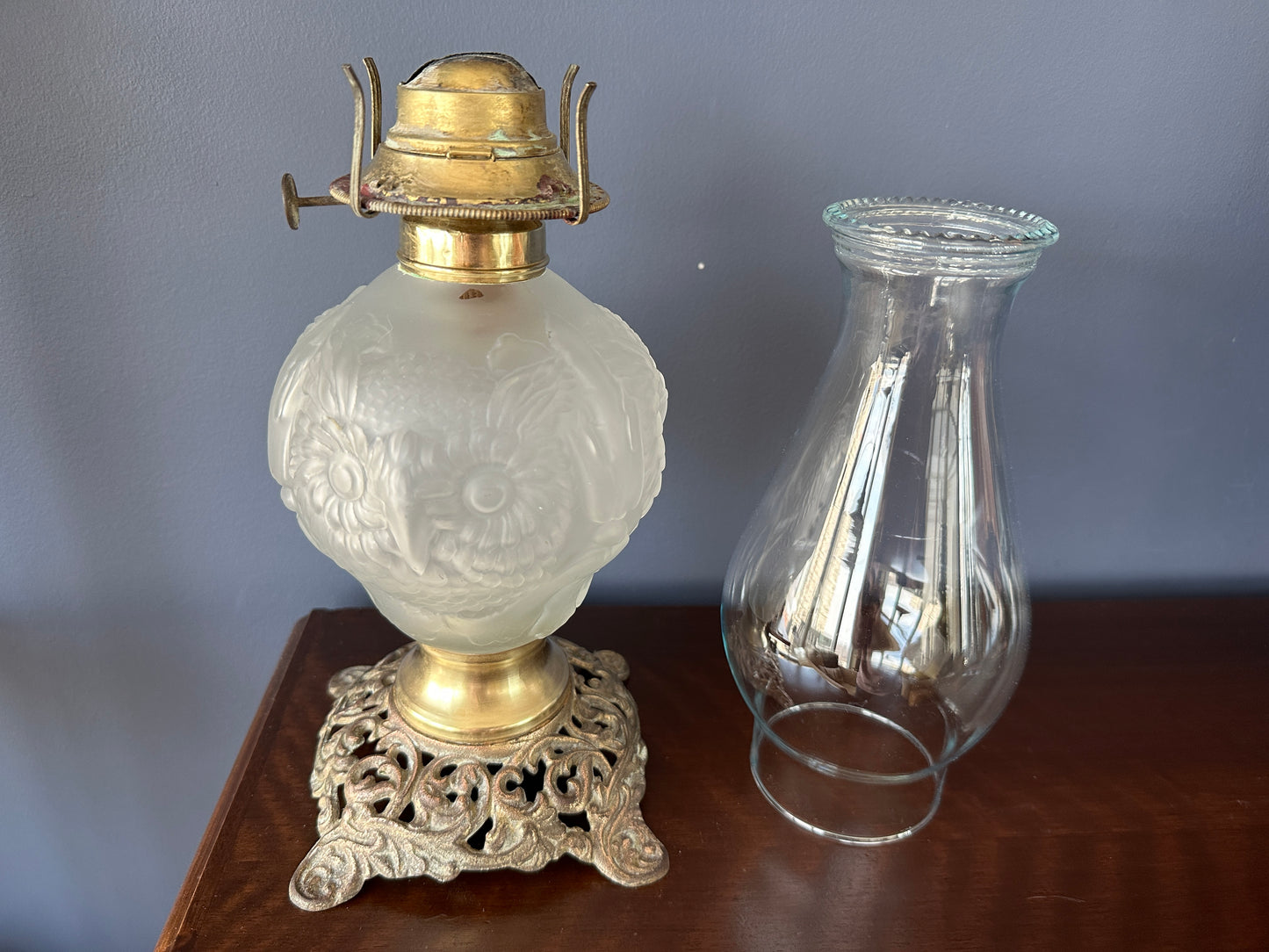 Glass Owl Parlour Oil Lamp