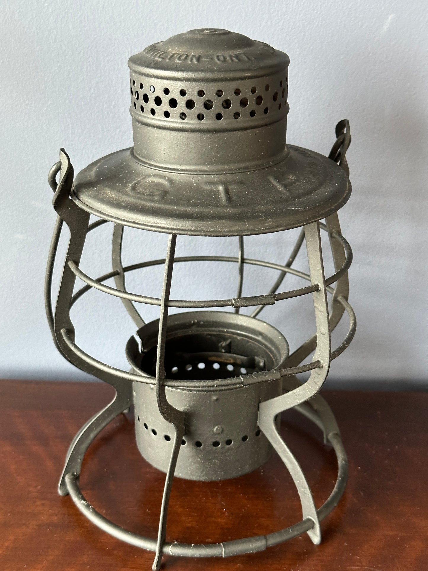 GTR E.T. Wright & Co. No. 15 Tall Globe Brakeman's Lantern