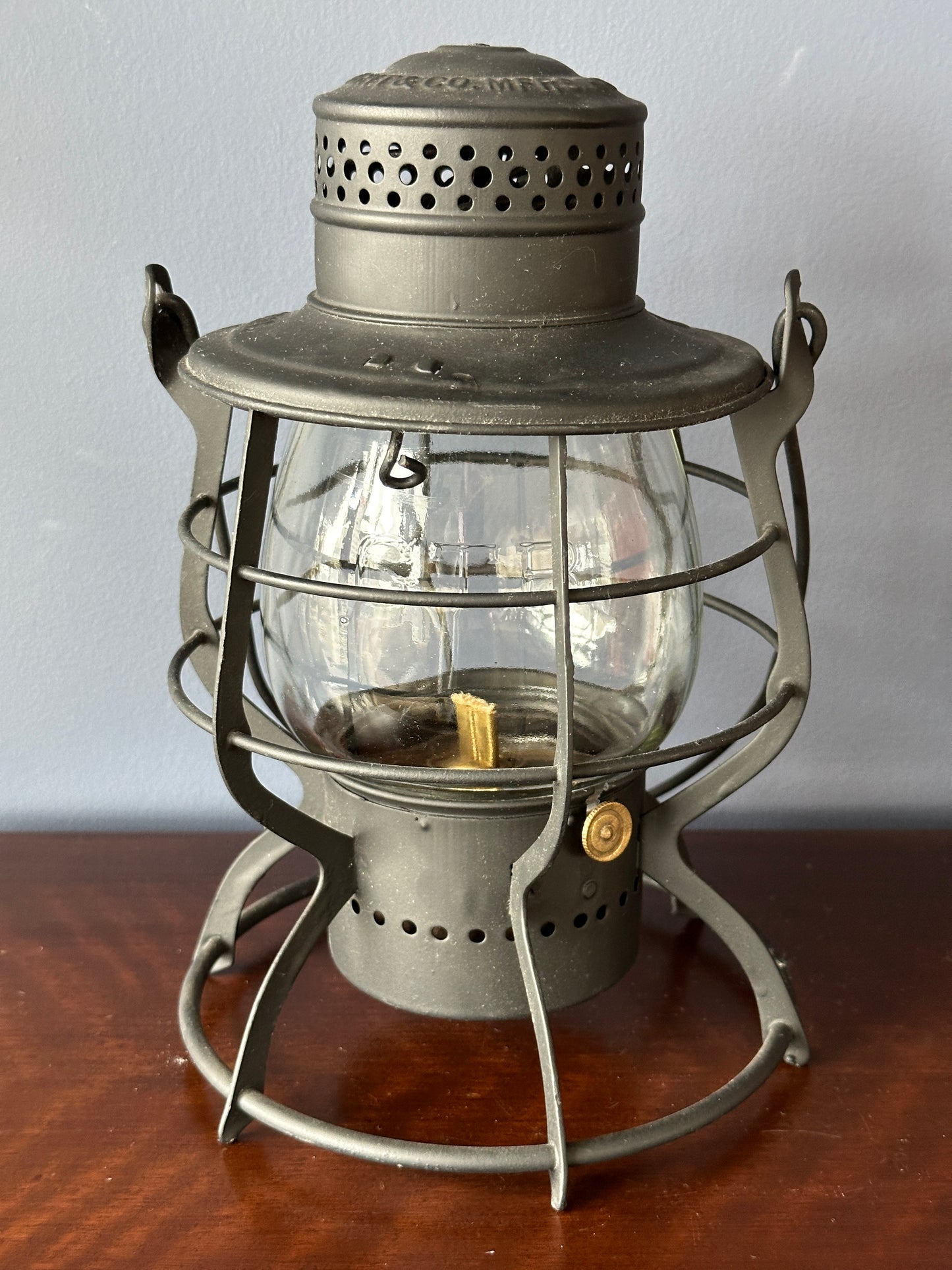 GTR E.T. Wright & Co. No. 15 Tall Globe Brakeman's Lantern