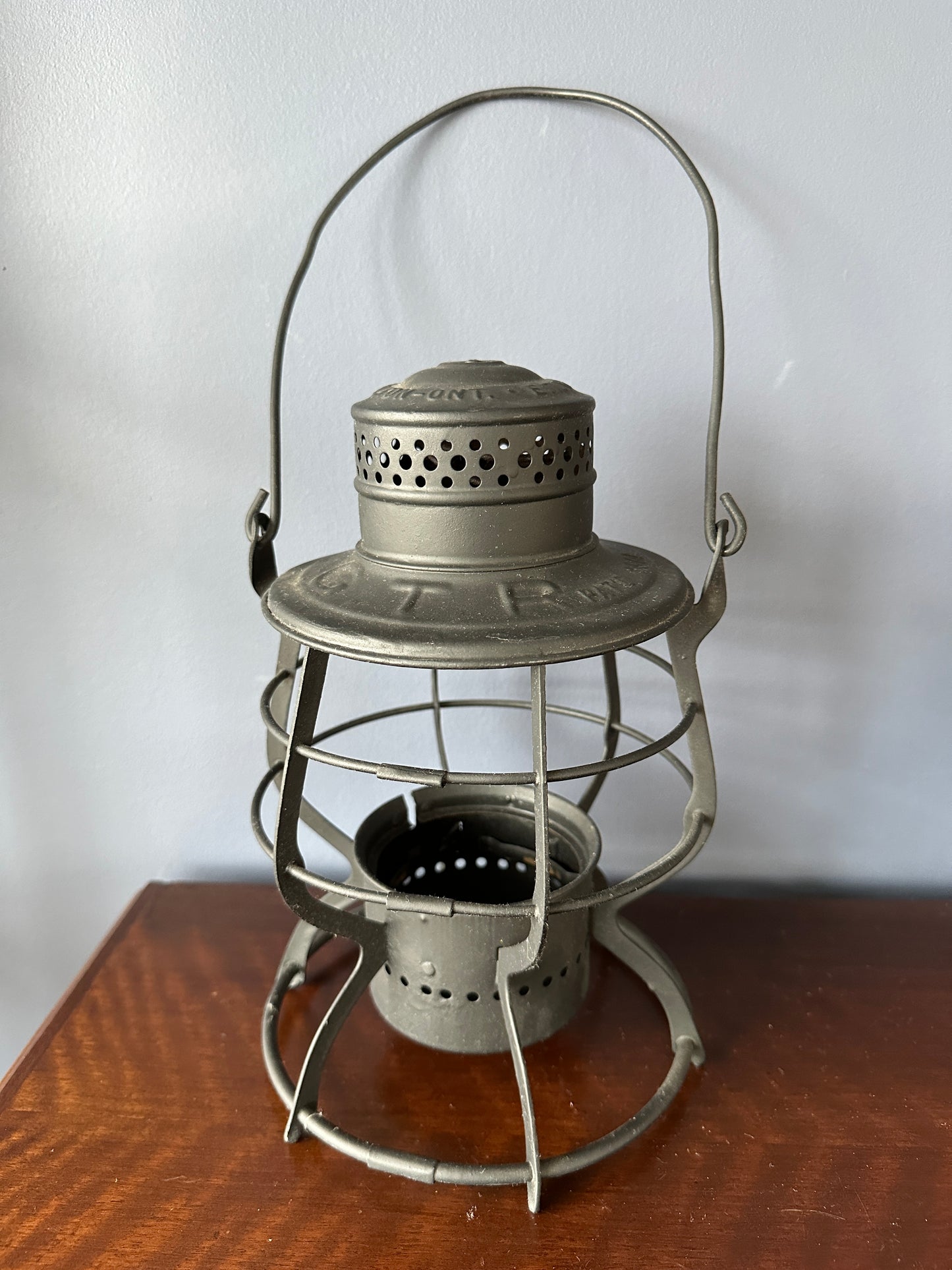 GTR E.T. Wright & Co. No. 15 Tall Globe Brakeman's Lantern