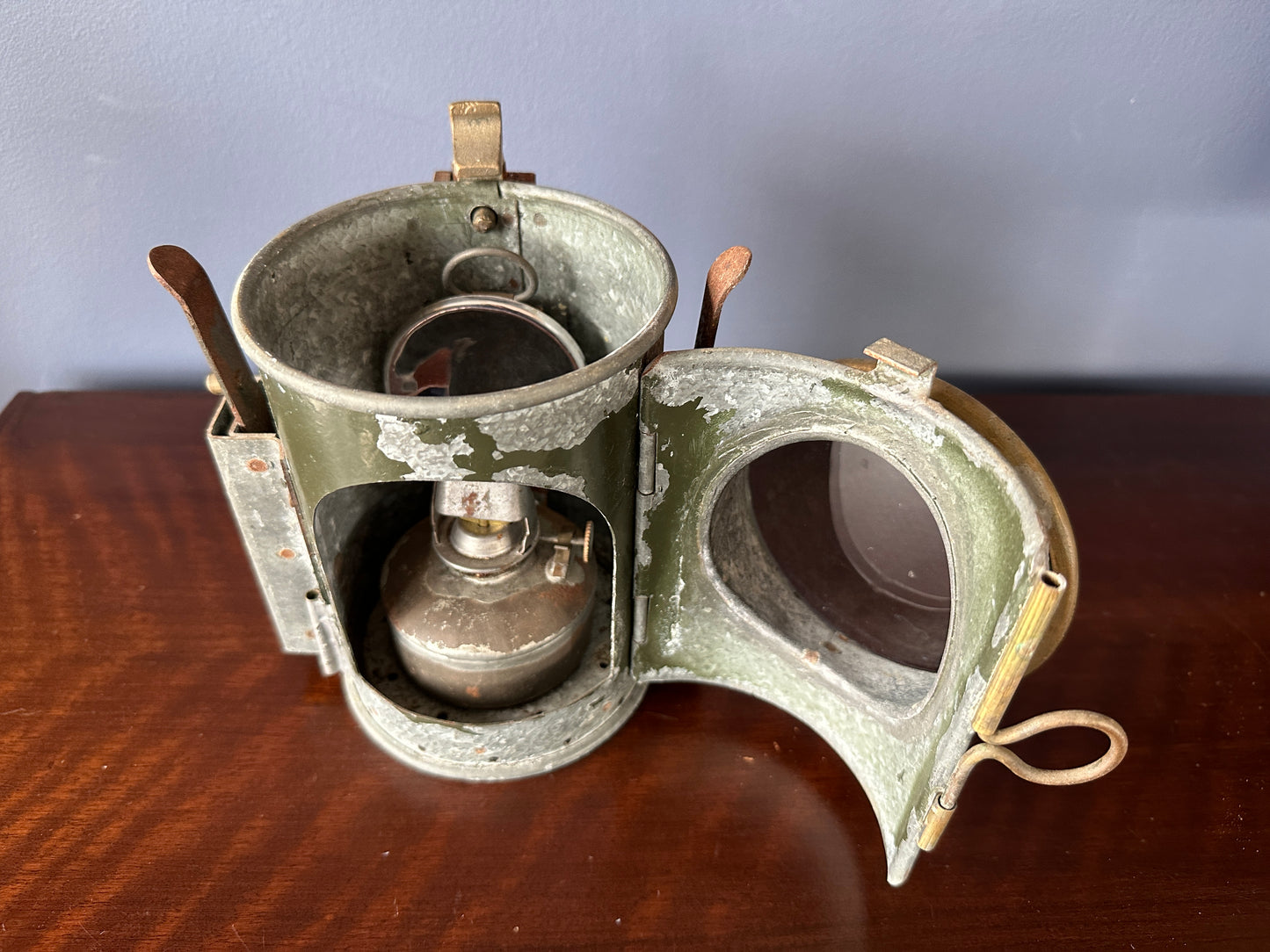 G.T.R. Rotating Tri-Colour Railroad Lantern