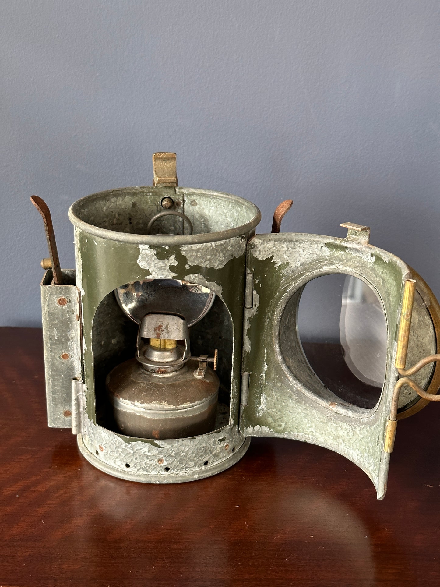 G.T.R. Rotating Tri-Colour Railroad Lantern