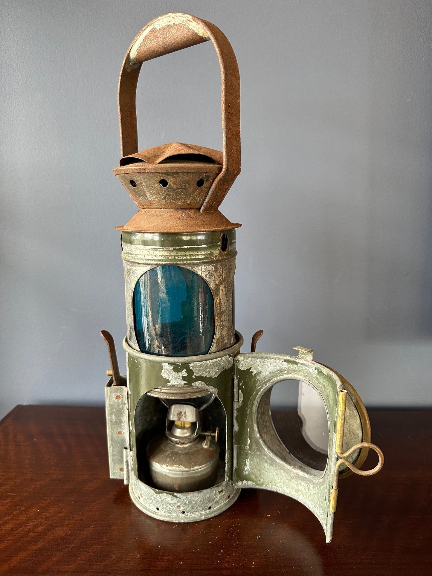 G.T.R. Rotating Tri-Colour Railroad Lantern