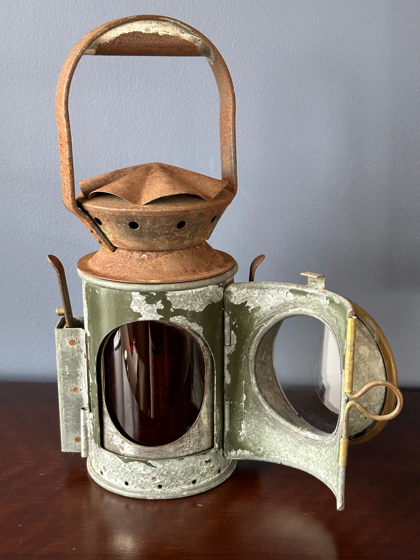 G.T.R. Rotating Tri-Colour Railroad Lantern