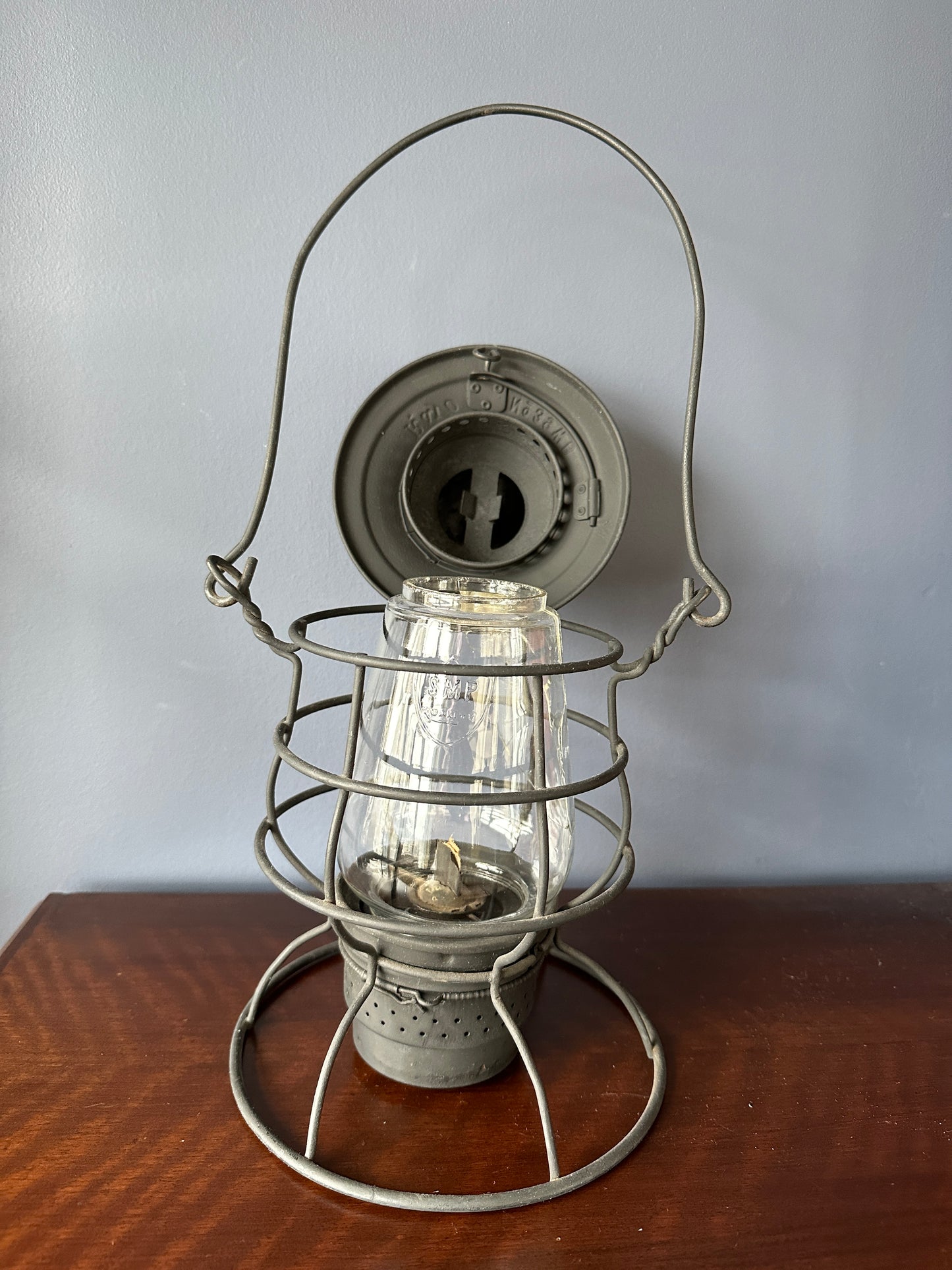 Rayo No. 39 WB Tall Globe Brakeman's Lantern
