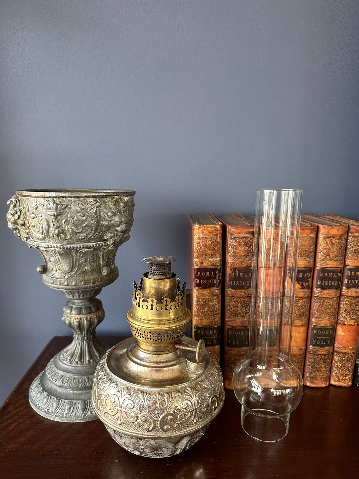 Brunner & Co Lion Head Metal Pedestal Oil Lamp