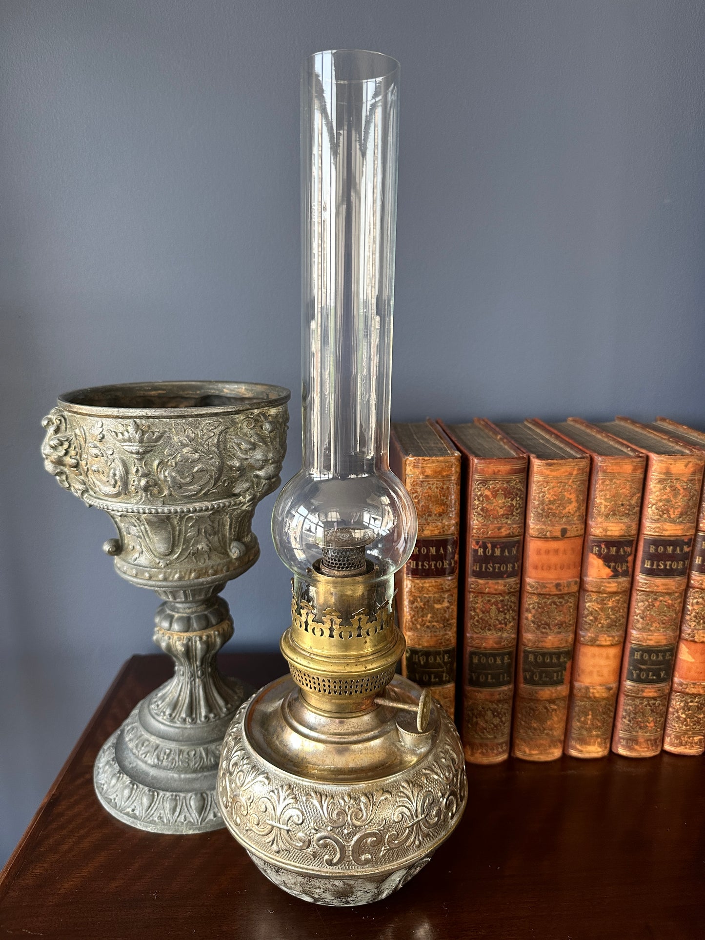 Brunner & Co Lion Head Metal Pedestal Oil Lamp
