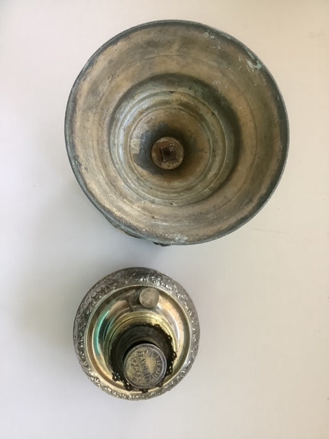 Brunner & Co Lion Head Metal Pedestal Oil Lamp