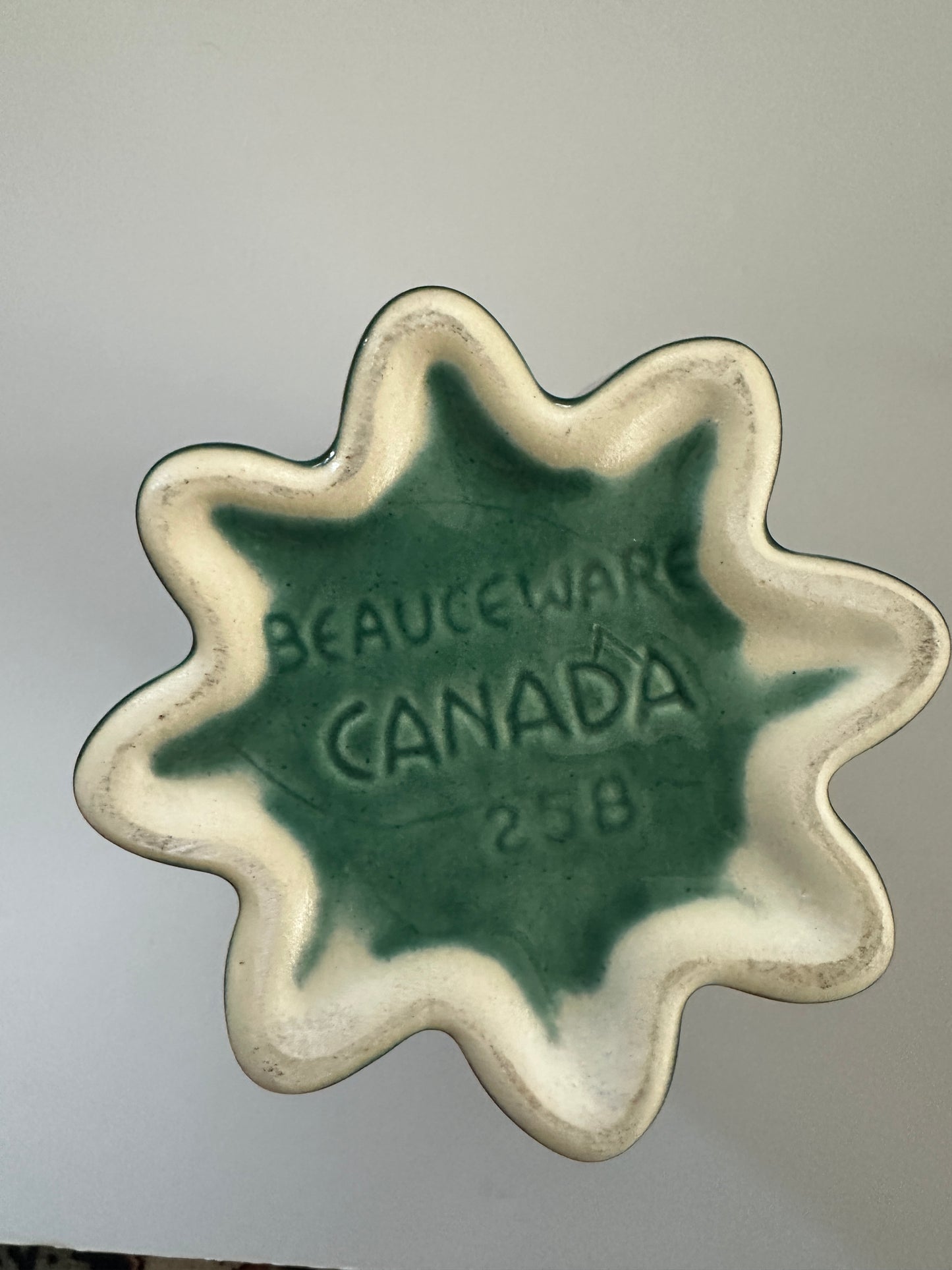 Large Beauceware Canada No. 258 Green and Yellow Starburst Vase