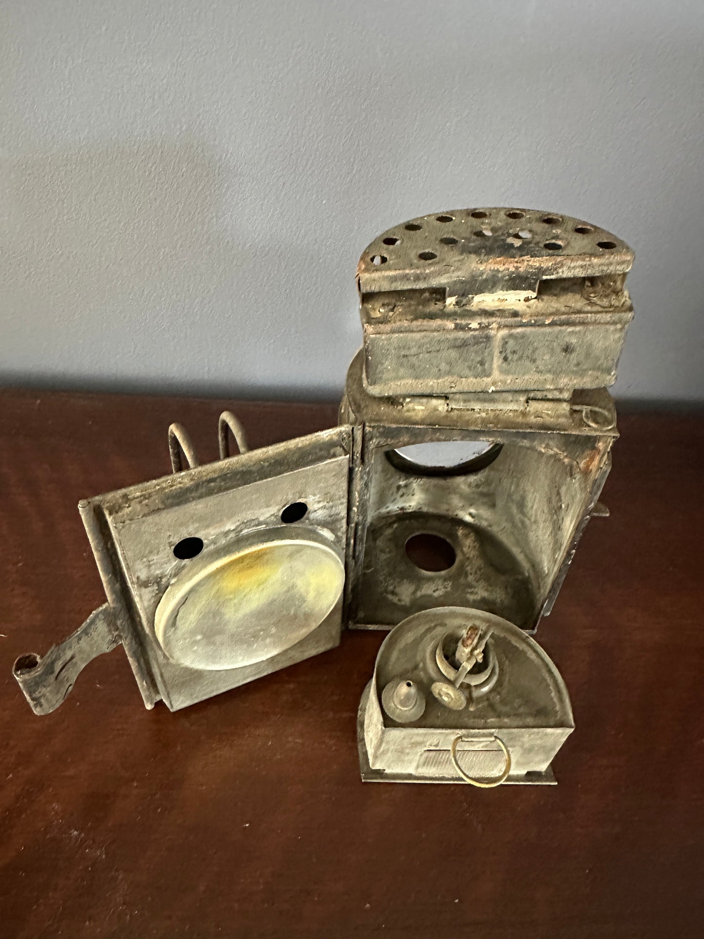 Dolan & Co. “The Crescent Lamp” Bullseye/Dark Hand Lantern
