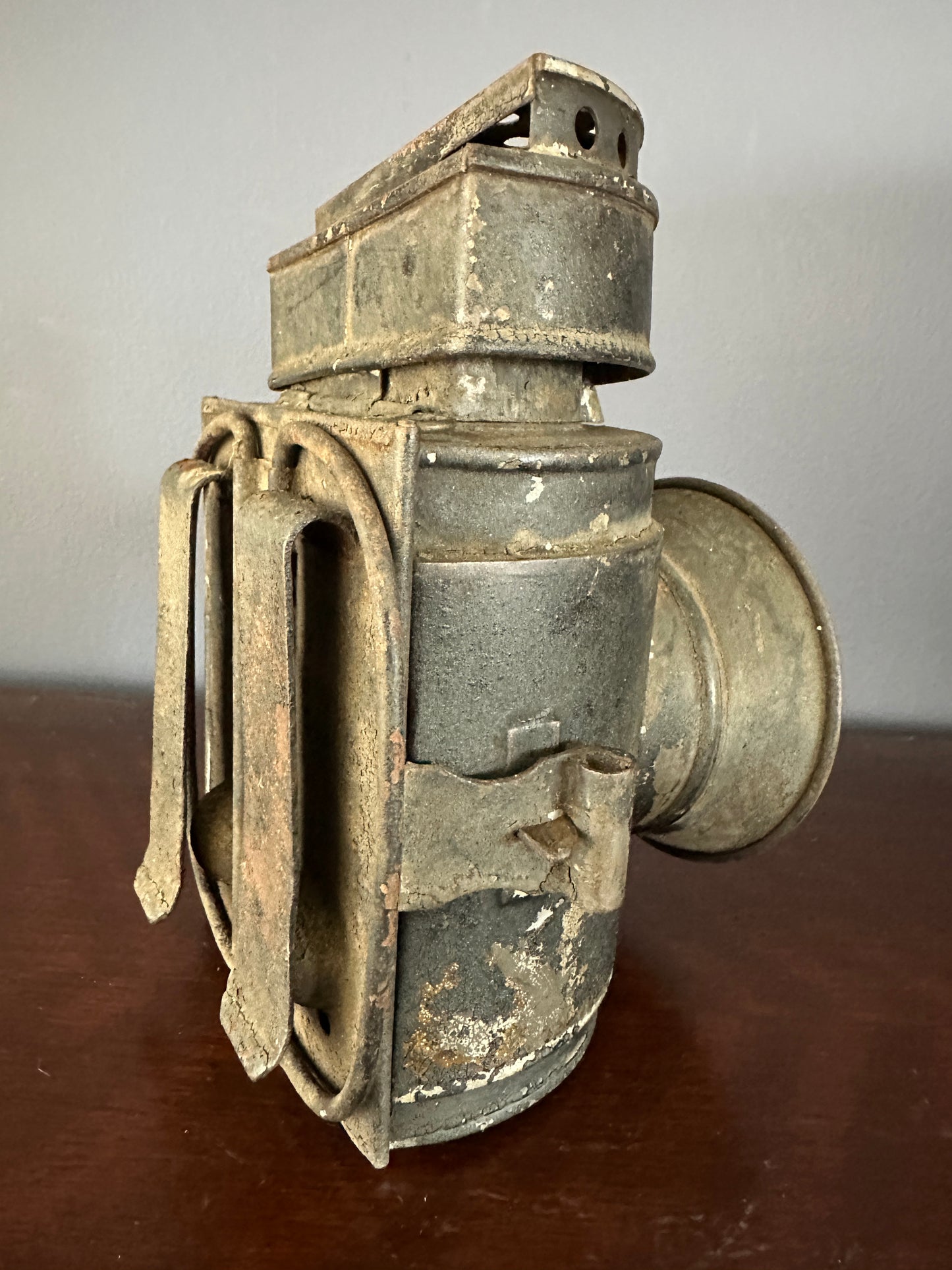 Dolan & Co. “The Crescent Lamp” Bullseye/Dark Hand Lantern