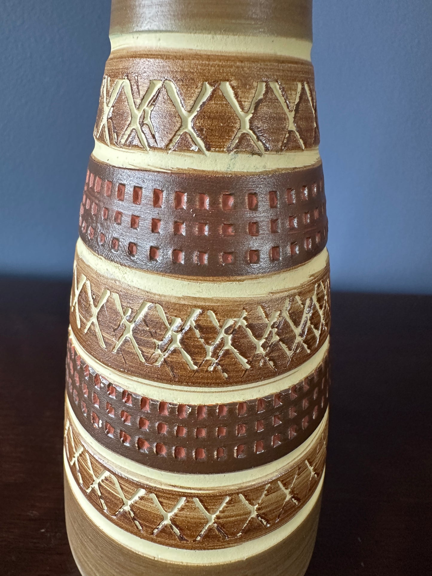 Dümler & Breiden West German Vase 102-20