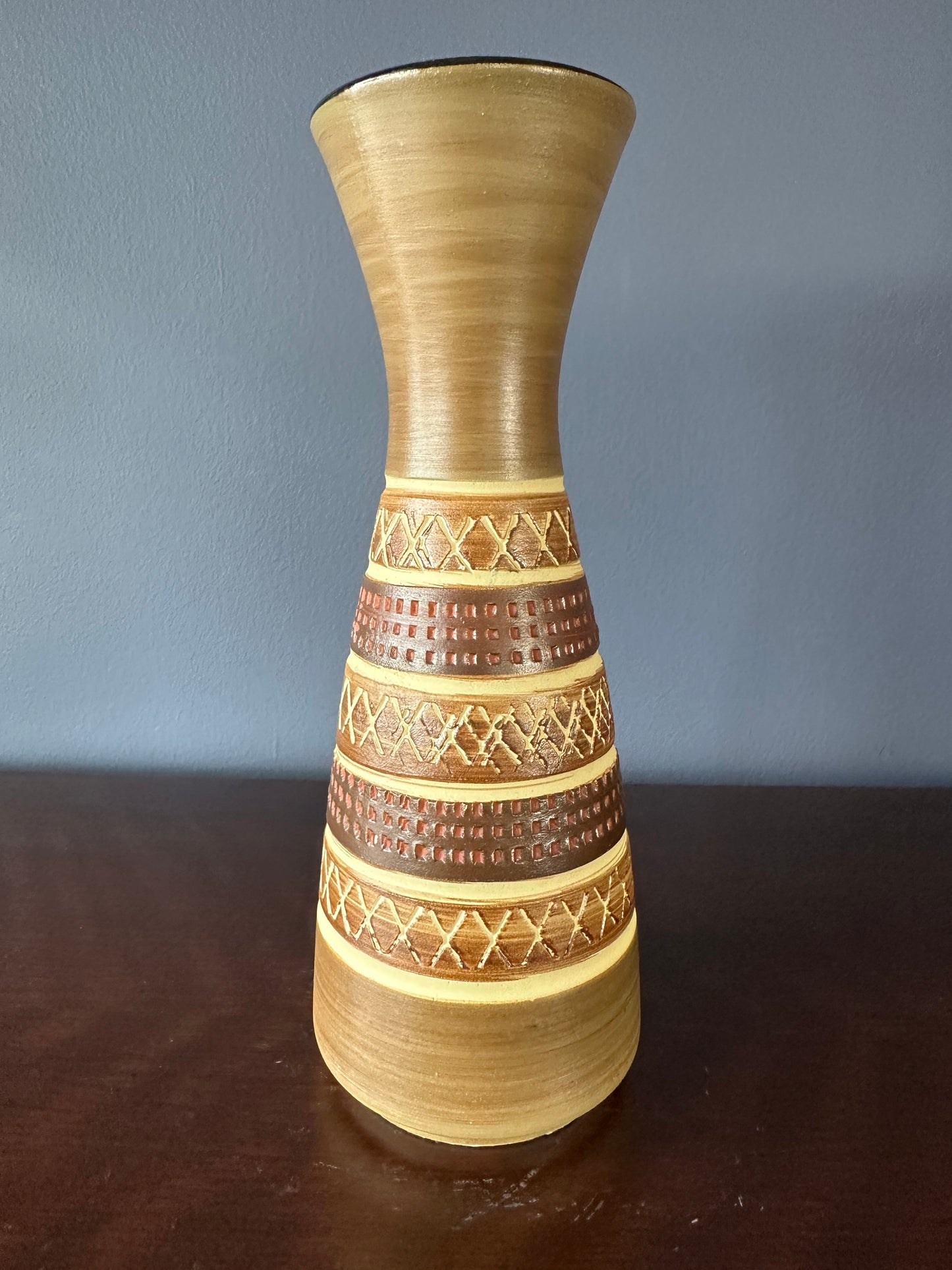 Dümler & Breiden West German Vase 102-20