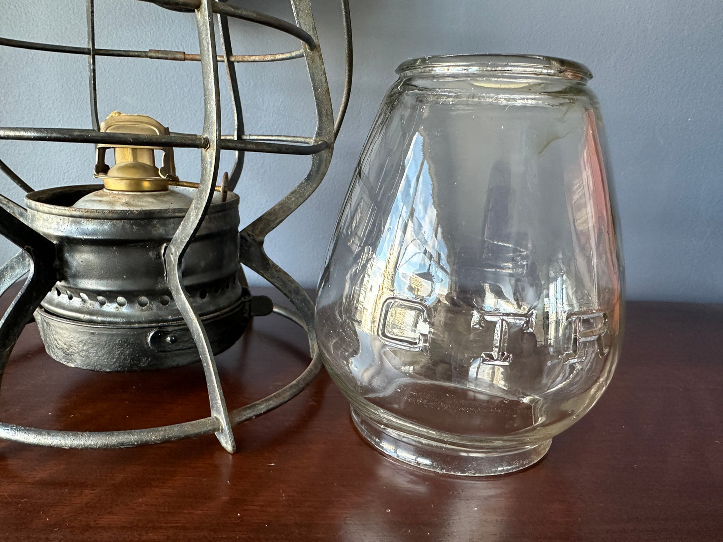 GTR E.T. Wright & Co No. 11 Tall Globe Brakeman's Lantern