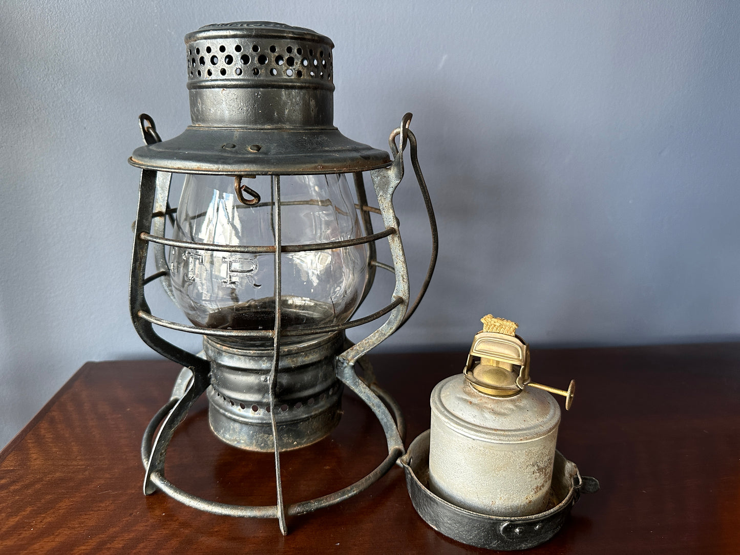 GTR E.T. Wright & Co No. 11 Tall Globe Brakeman's Lantern