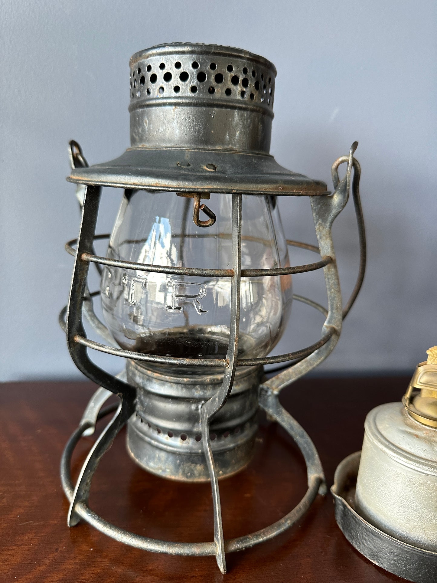 GTR E.T. Wright & Co No. 11 Tall Globe Brakeman's Lantern