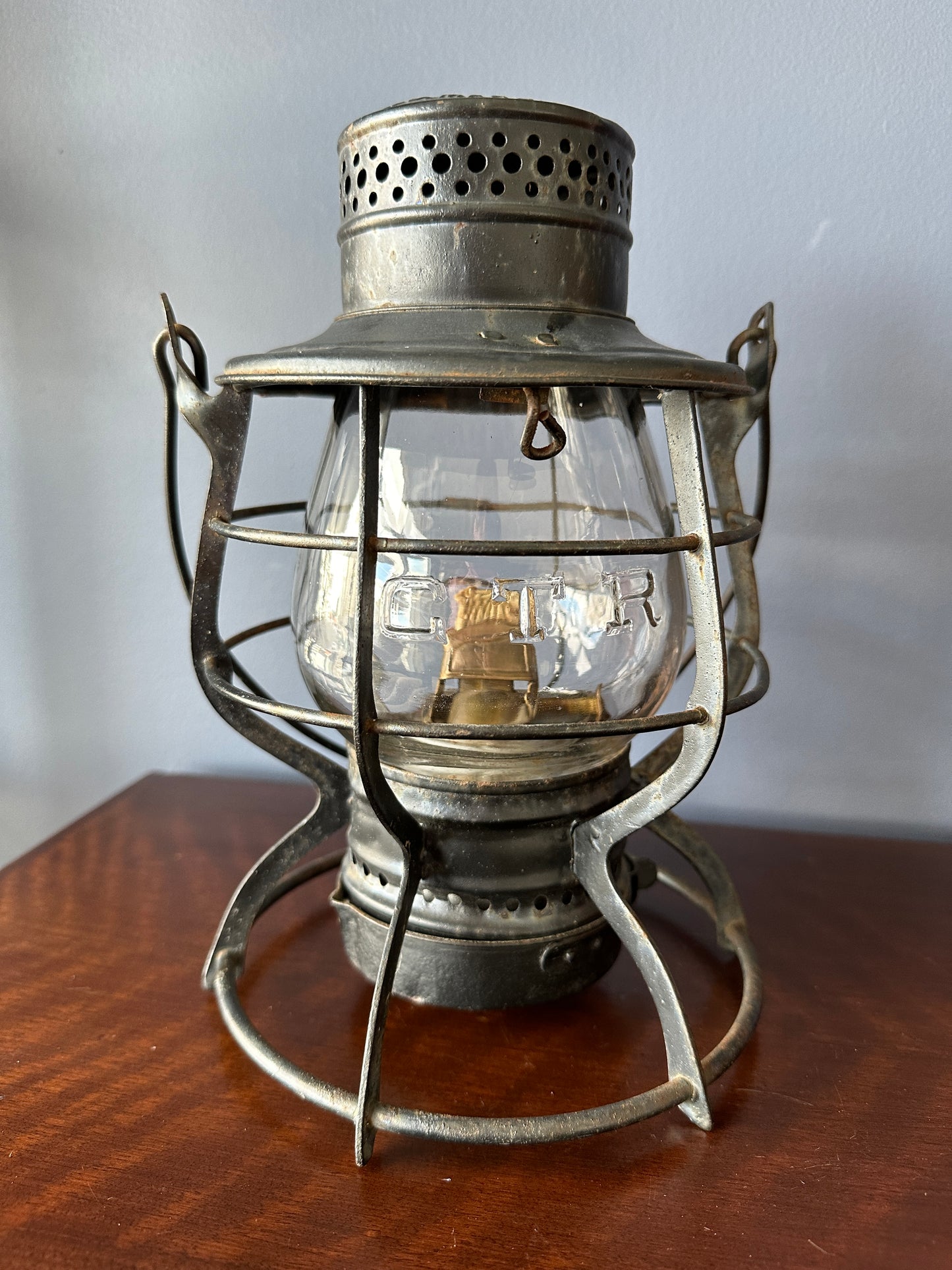 GTR E.T. Wright & Co No. 11 Tall Globe Brakeman's Lantern