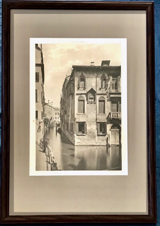 Ferdinando Ongania, Calli e Canali, Venezia, Plate 2, corner building on canals, man leaning against the railing. Photogravure